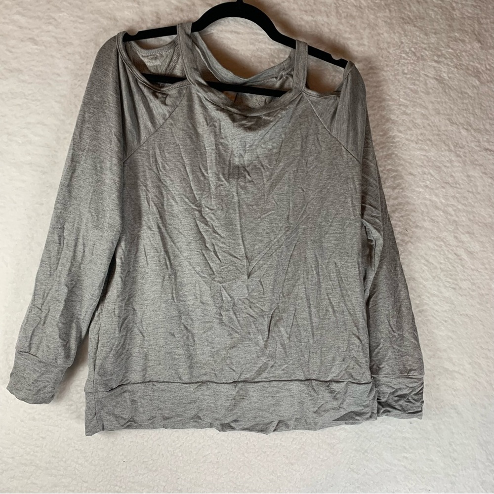 Go Corture Women's Gray Crewneck Cold Shoulder Long Sleeve Sweatshirt NWT 5375
